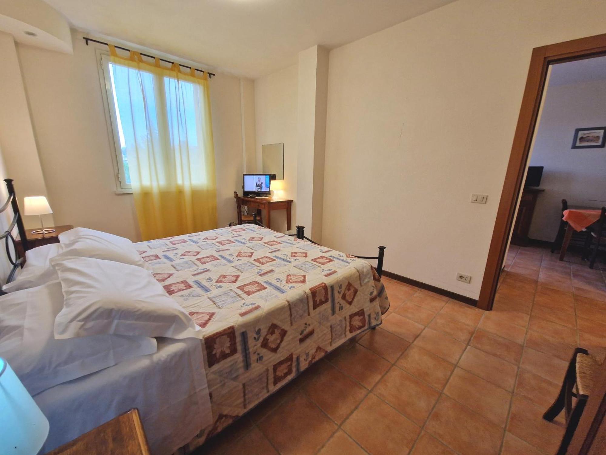 Residence Le Meridiane Сиена Екстериор снимка