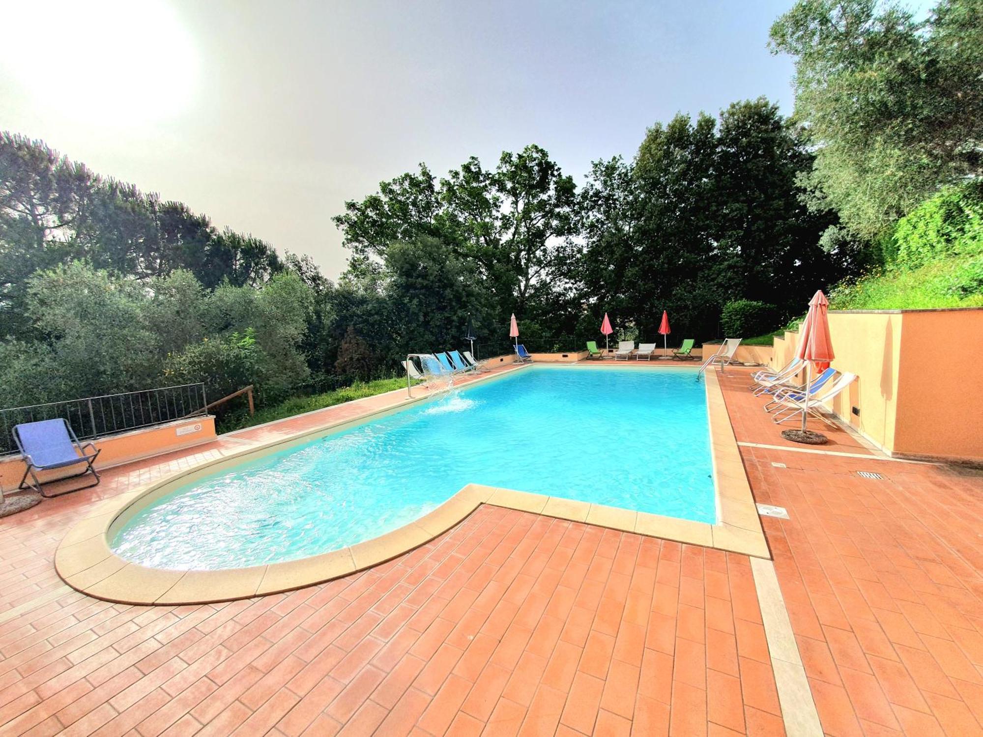 Residence Le Meridiane Сиена Екстериор снимка