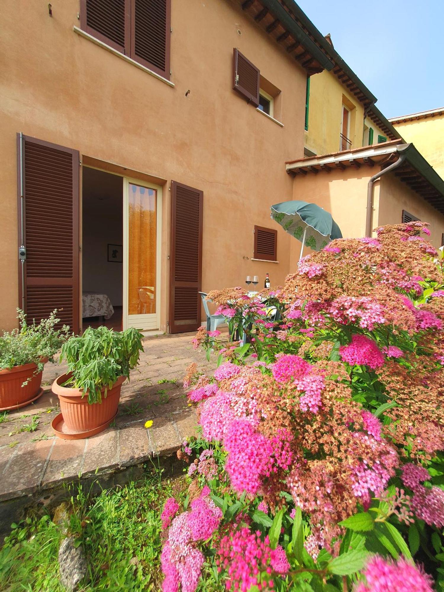 Residence Le Meridiane Сиена Екстериор снимка