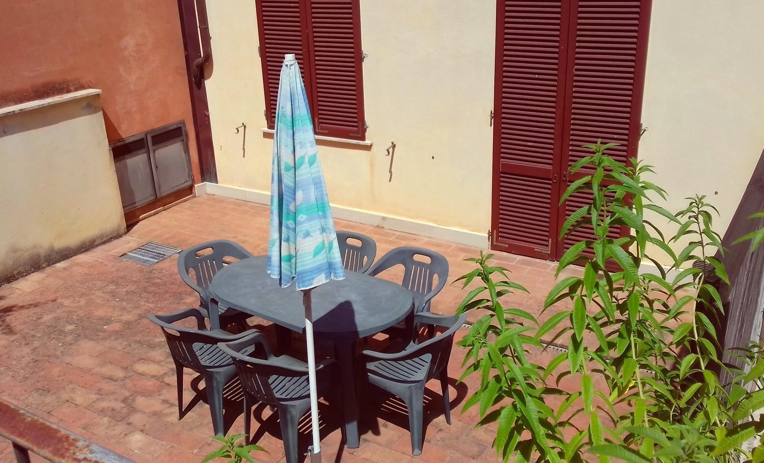 Residence Le Meridiane Сиена Екстериор снимка