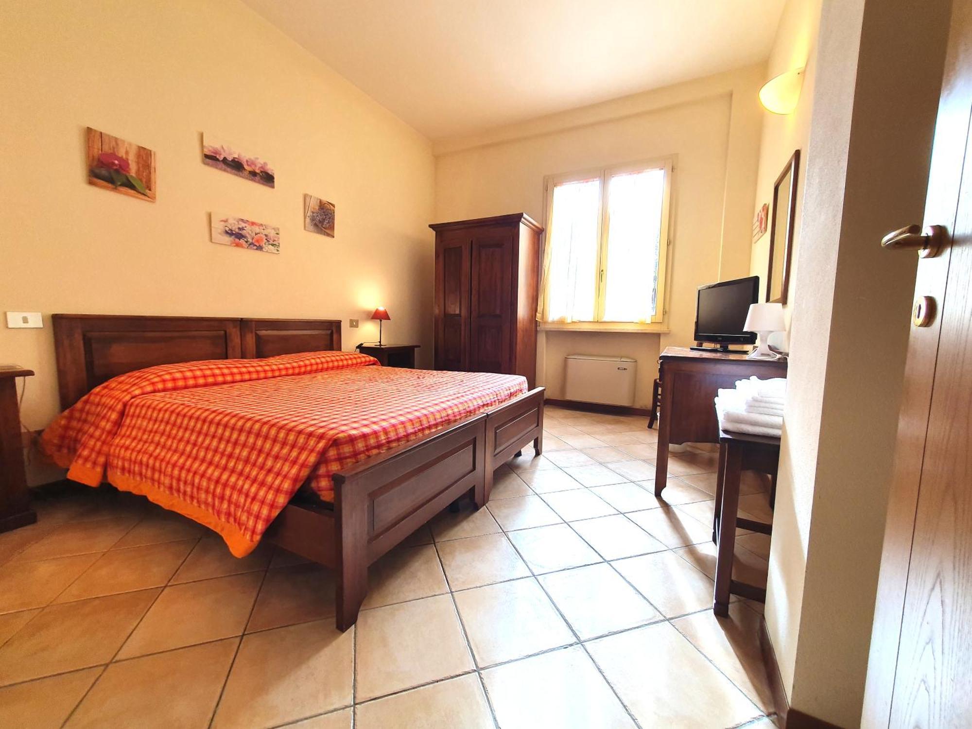 Residence Le Meridiane Сиена Екстериор снимка